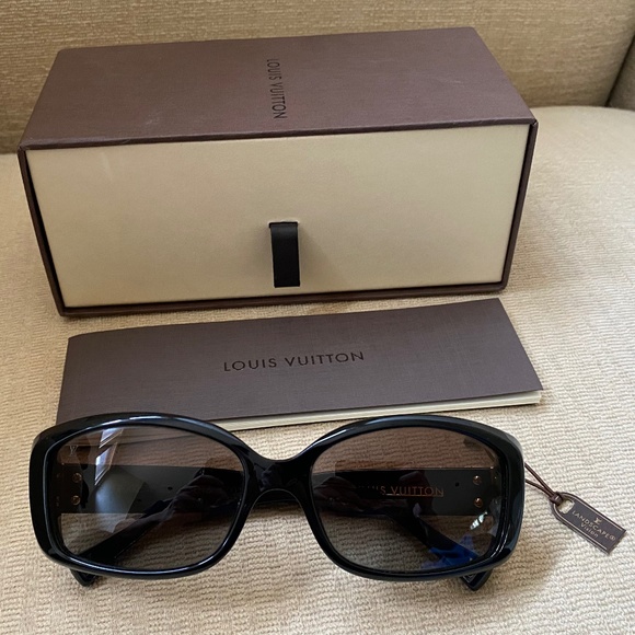 Louis Vuitton Accessories - Louis Vuitton Soupçon GM Sunglasses